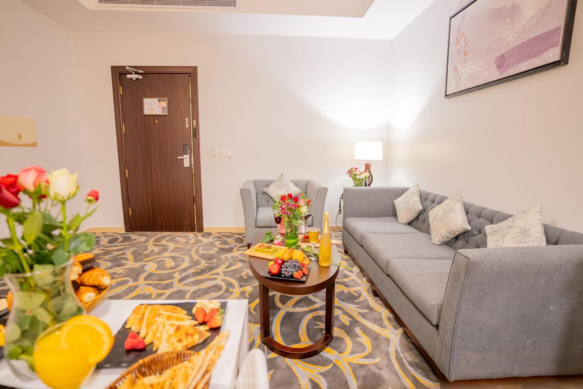 Laten Suites Al Naseem Jidda Exteriör bild